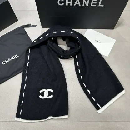 大人気 上品デザイン 高級感 カジュアルにも通勤にも使える万能マフラー