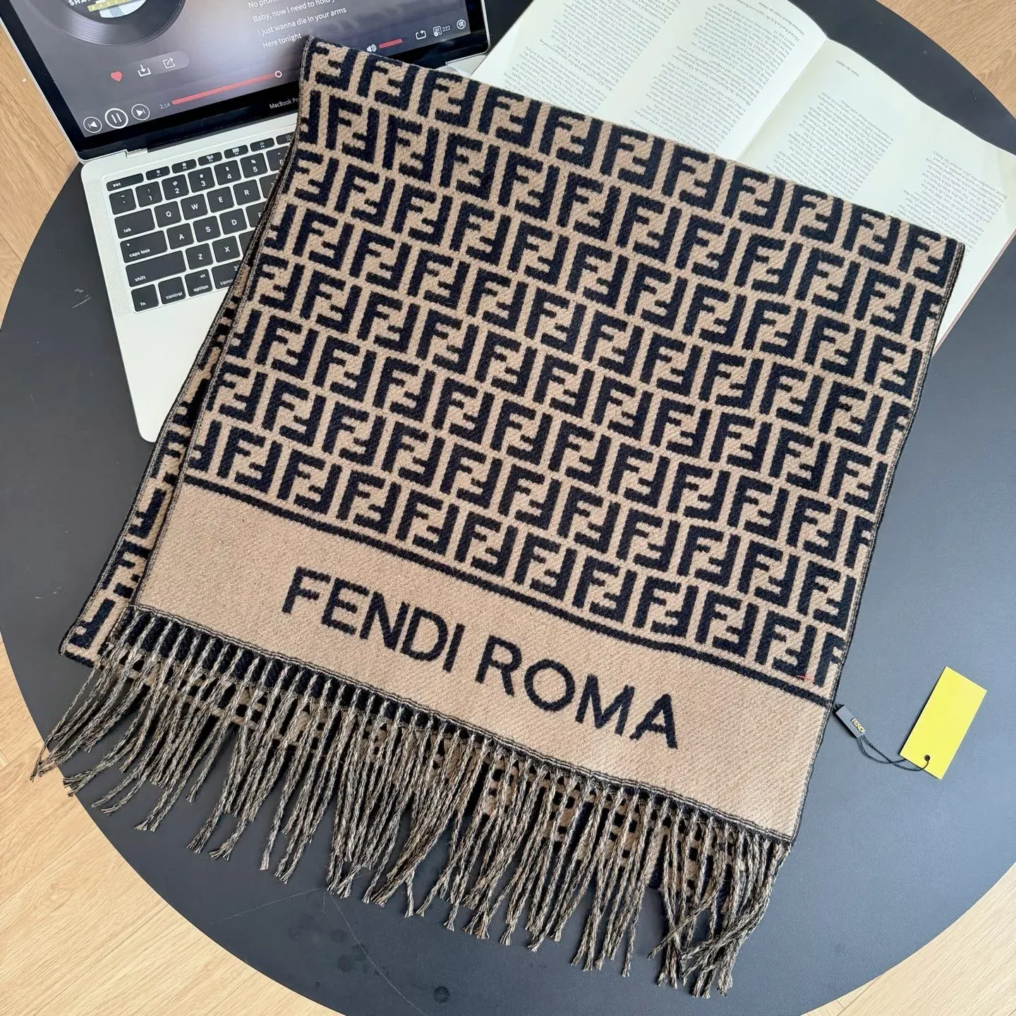 絶対流行 人気上昇中 今季大注目！ふんわり柔らか マフラー