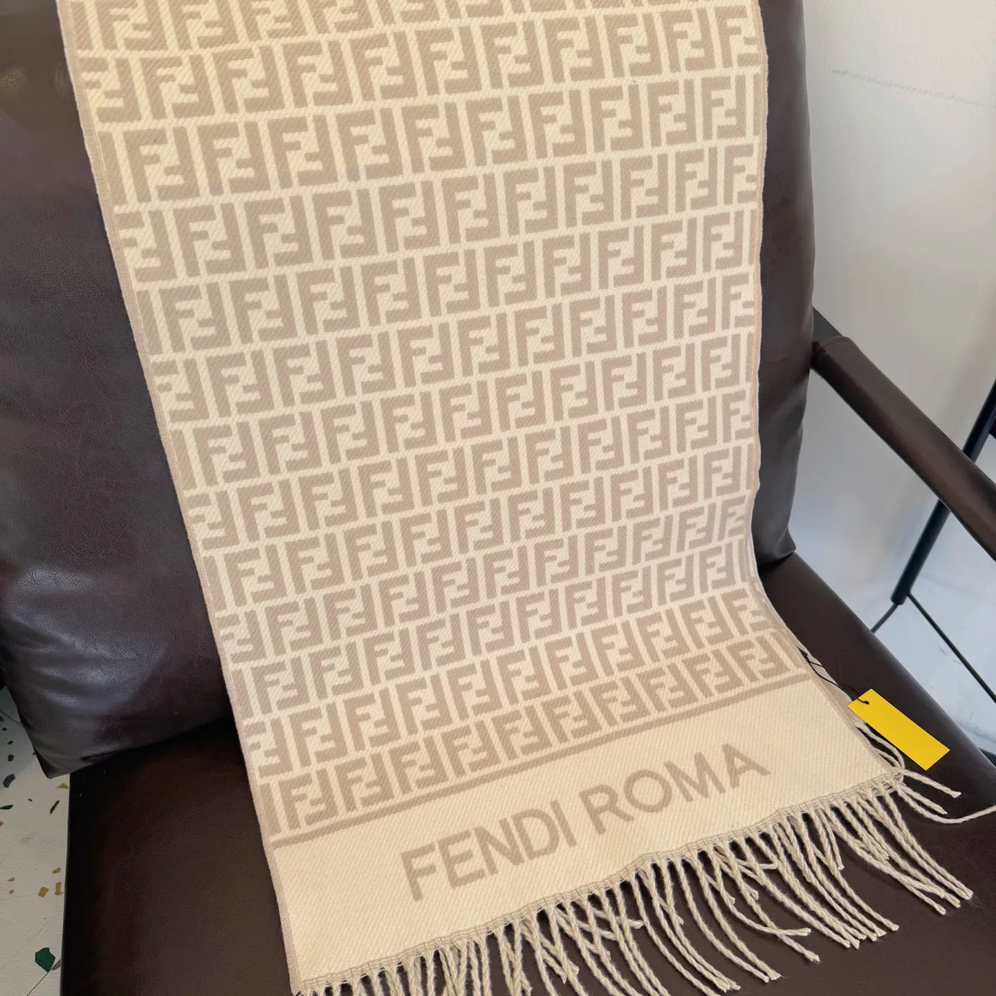 絶対流行 人気上昇中 今季大注目！ふんわり柔らか マフラー