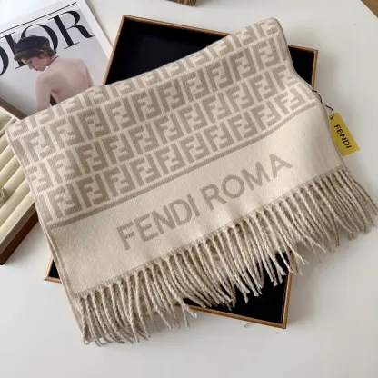 絶対流行 人気上昇中 今季大注目！ふんわり柔らか マフラー