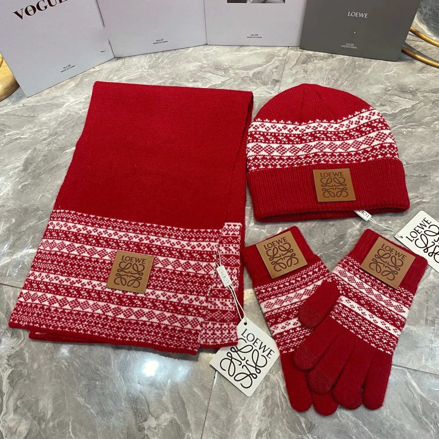 カラー	レッド ブラック グレー カーキ ネイビー スタイル	シンプル ファッション モード おしゃれ トレンド 生地	ニット生地