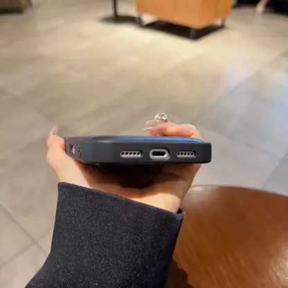 今季も大流行トレンド 高品質 保護力が高い シンプリシティスマホケース