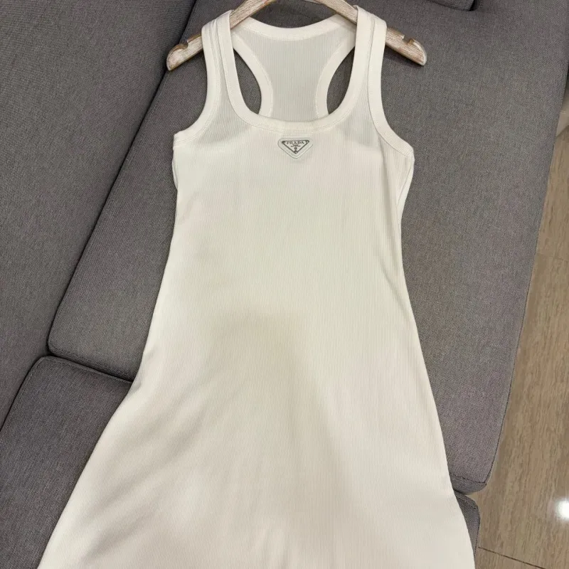 『フリーサイズ』存在感 元気いっぱい シンプル ノースリープ Uネック ワンピース