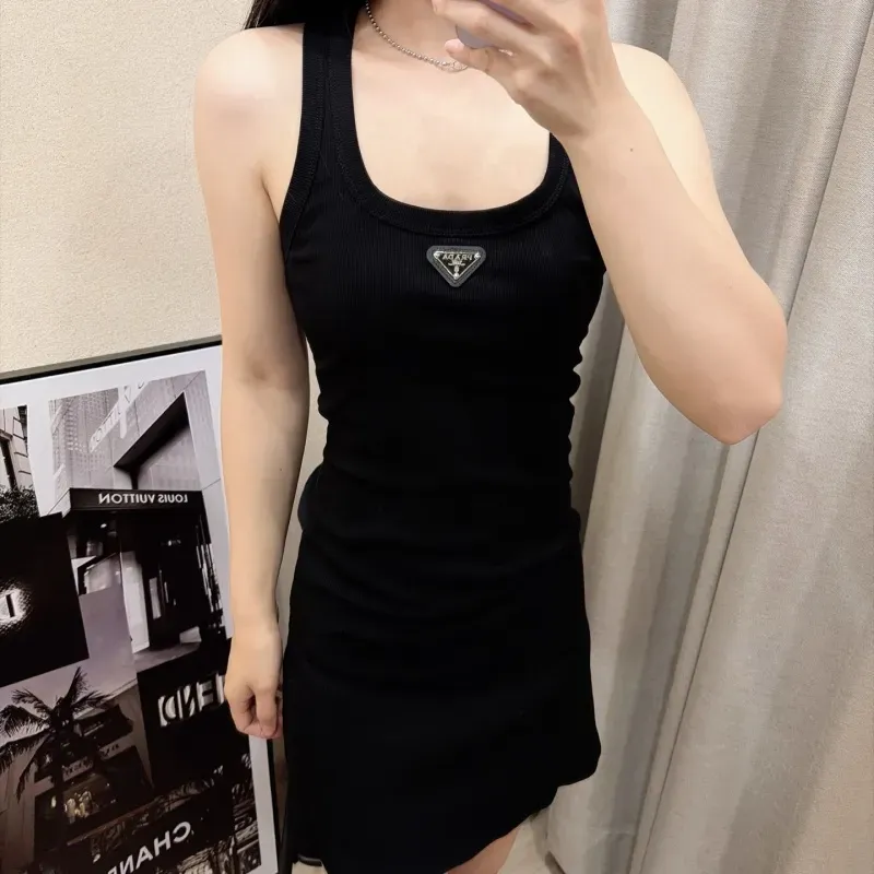 『フリーサイズ』存在感 元気いっぱい シンプル ノースリープ Uネック ワンピース