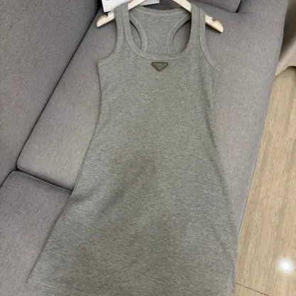 『フリーサイズ』存在感 元気いっぱい シンプル ノースリープ Uネック ワンピース