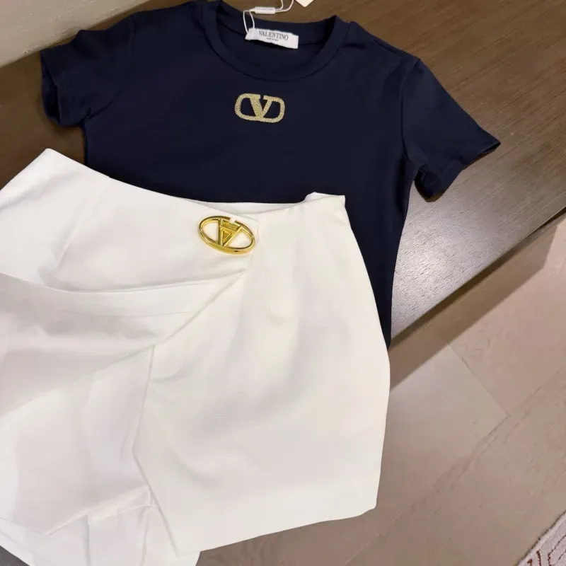 『S-L』単品注文 好感度100％ 質感のいい モード 刺繍 半袖 Ｔシャツ/ショートパンツ