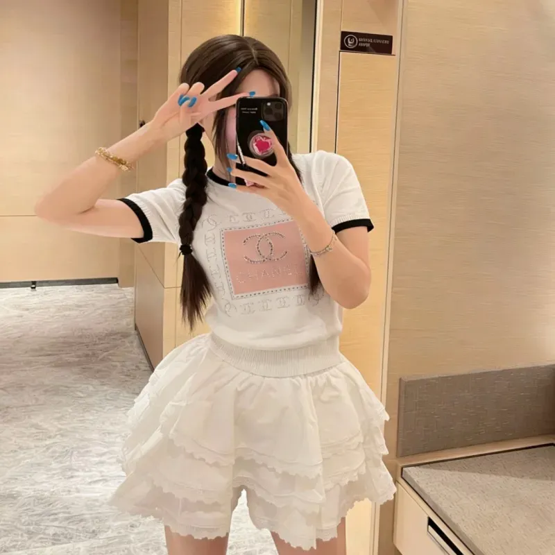 『フリーサイズ』好感度100％ 大人の定番 フェミニン ホットフィックス ストーン 半袖 Ｔシャツ