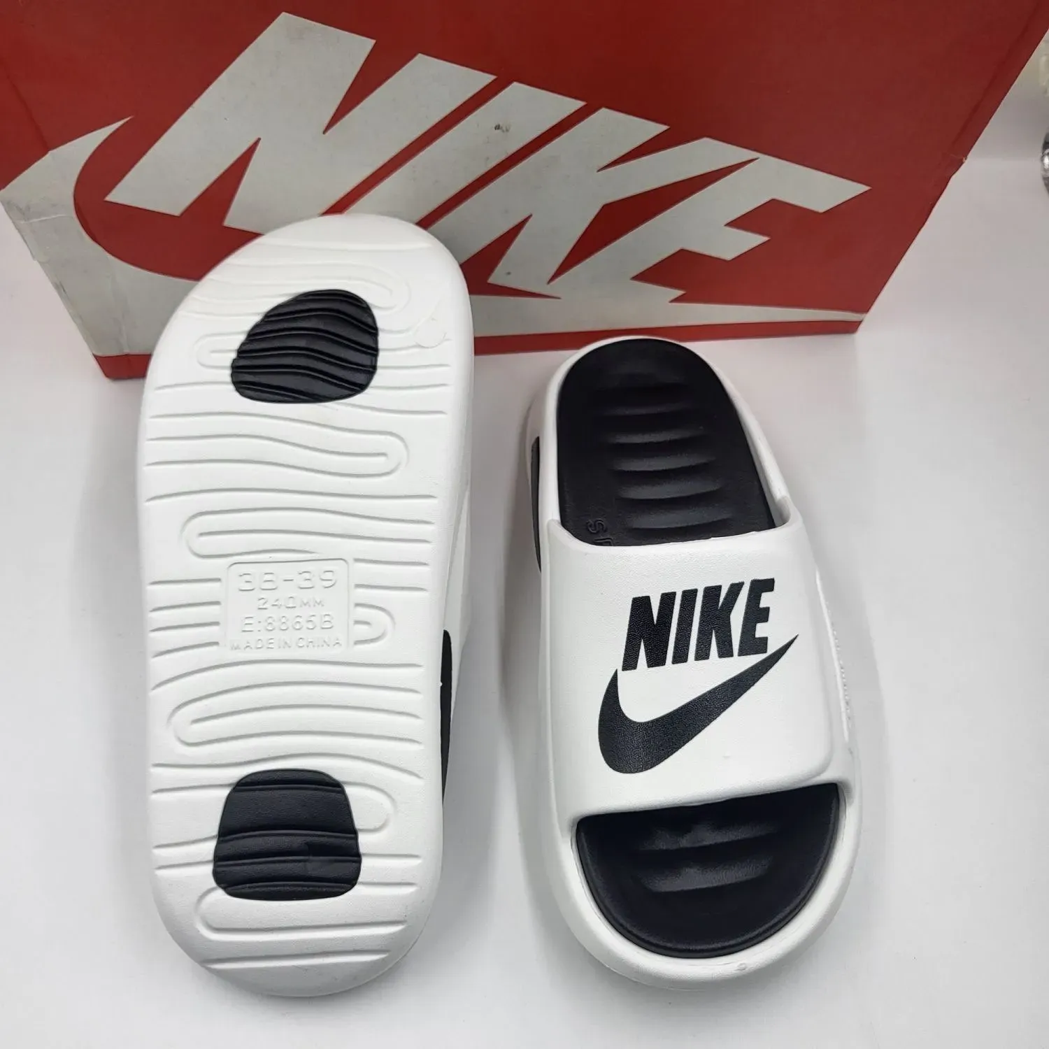 着心地良い ユニセックス 柔らかい 快適な履き心地 軽量スリッパ