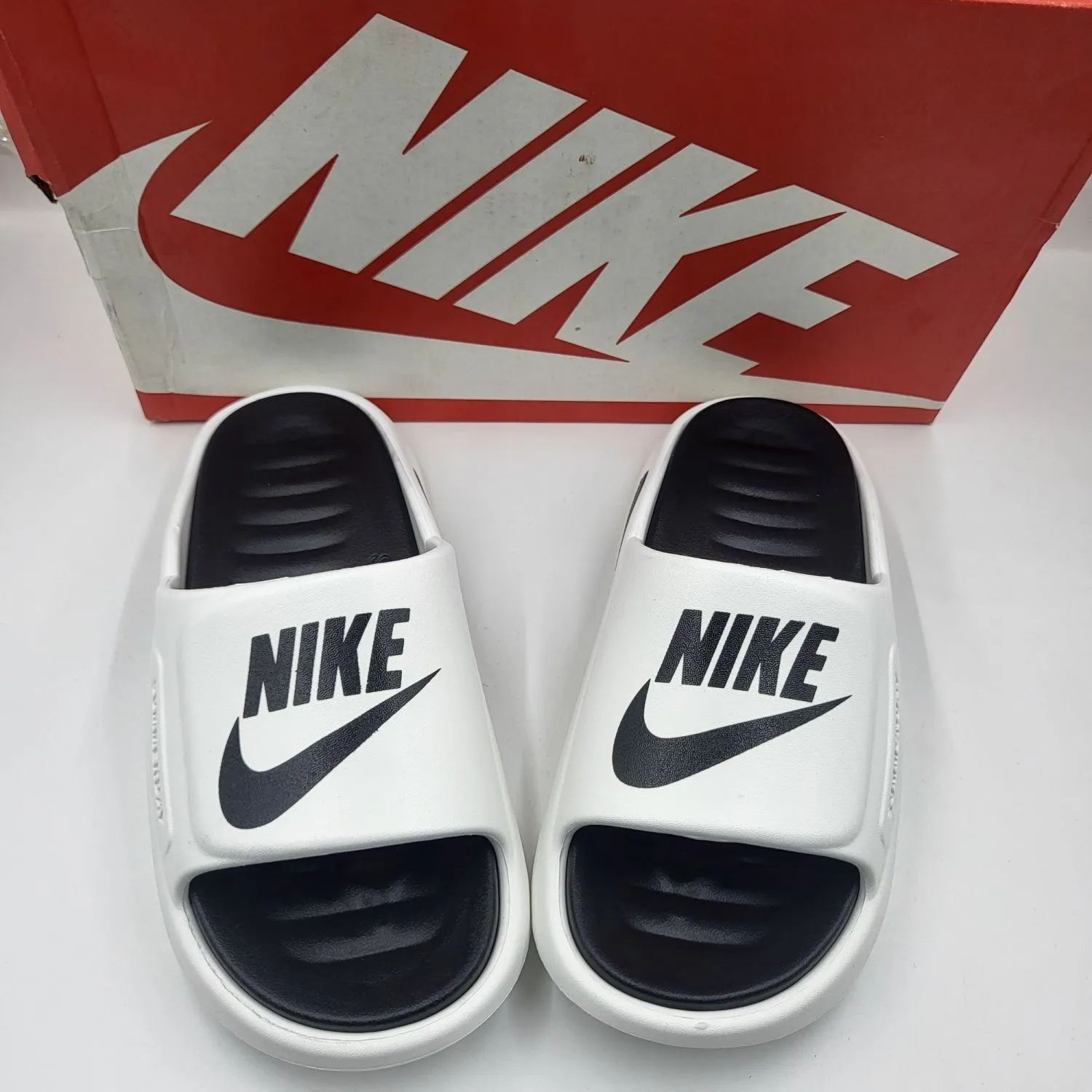 着心地良い ユニセックス 柔らかい 快適な履き心地 軽量スリッパ