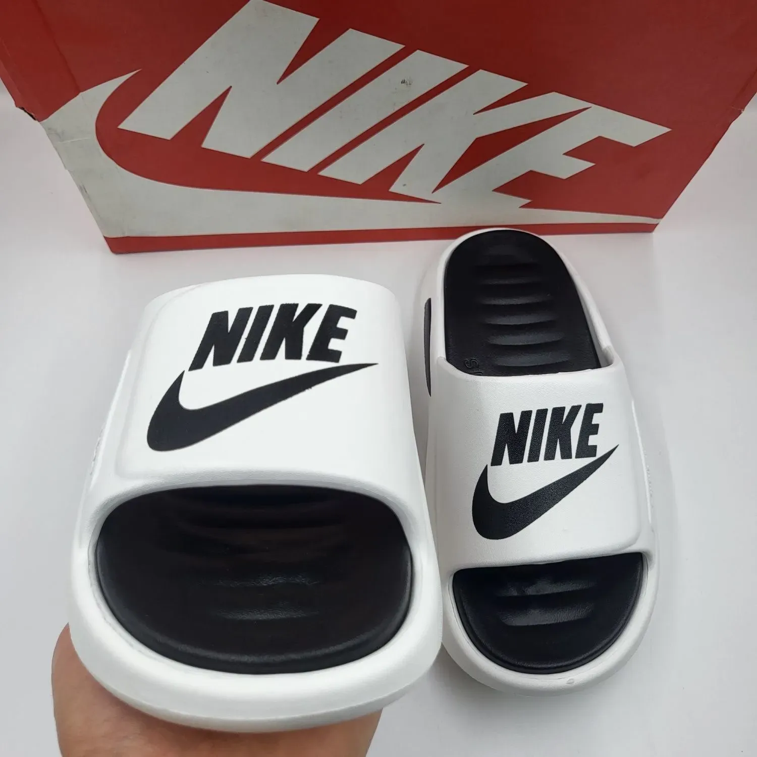 着心地良い ユニセックス 柔らかい 快適な履き心地 軽量スリッパ