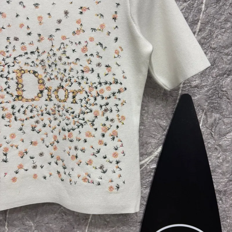 『フリーサイズ』大注目 高級感 組み合わせやすい モード 刺繍 プルオーバー 半袖 Ｔシャツ