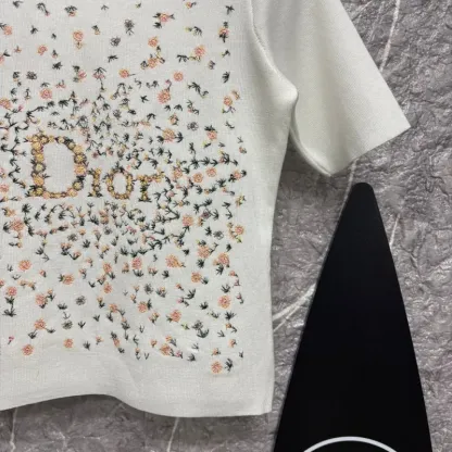 『フリーサイズ』大注目 高級感 組み合わせやすい モード 刺繍 プルオーバー 半袖 Ｔシャツ