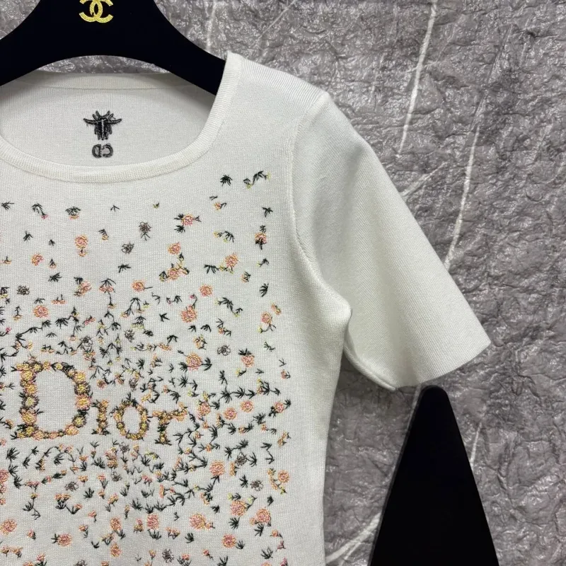 『フリーサイズ』大注目 高級感 組み合わせやすい モード 刺繍 プルオーバー 半袖 Ｔシャツ