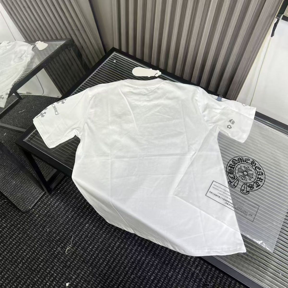 夏の人気商品！軽やかな着心地のラグジュアリーな半袖カジュアルトップス（カップル向け万能アイテム）