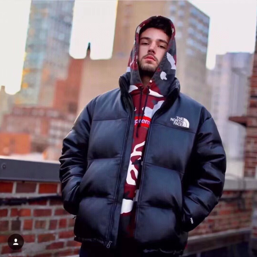 人気のコラボレザージャケット、暖かくておしゃれなアウター