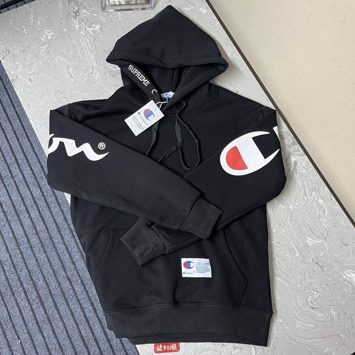 2025ストリートスタイルプリントパーカー。トレンド感満載で男女兼用。