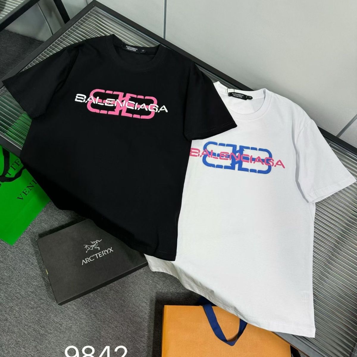 『L-4XL』今季も大流行 夏物プリントゆったりフィットカップル半袖Tシャツ
