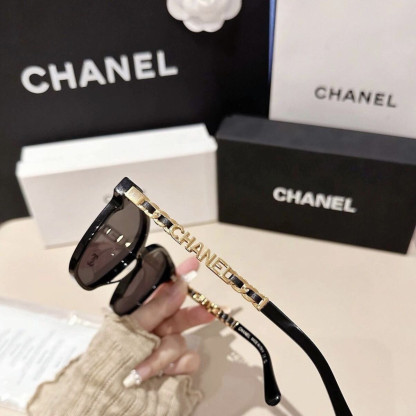 日焼け止めと紫外線カット機能を備えた、トレンド感あふれる高級サングラス