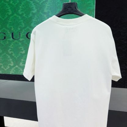 『S-XL』人気のストリートウェアブランドのプリントTシャツ。ラウンドネック、半袖、着回しの効くゆったりとしたトップス