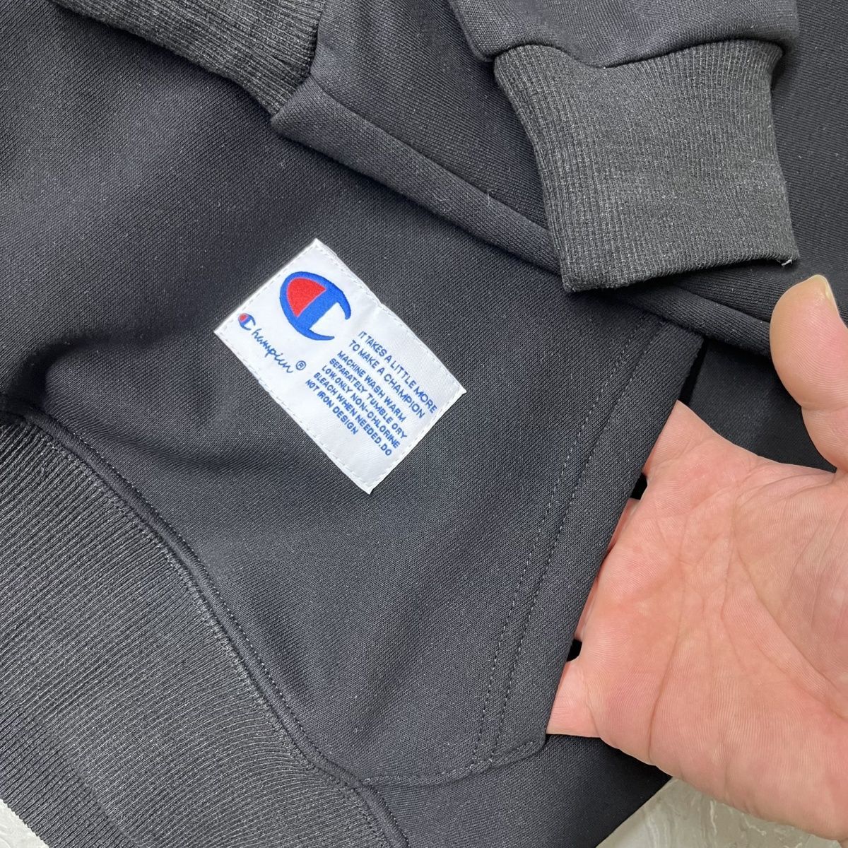 2025ストリートスタイルプリントパーカー。トレンド感満載で男女兼用。