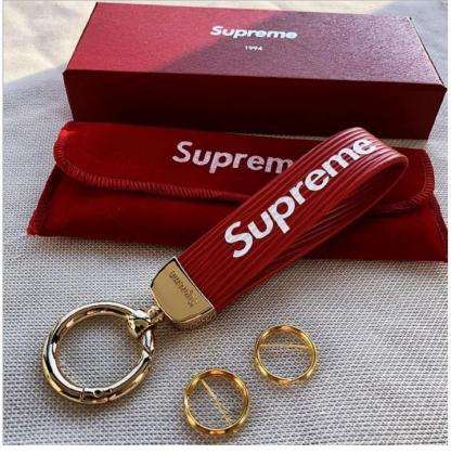 トレンドのメタルキーホルダーペンダントウエストハンガー