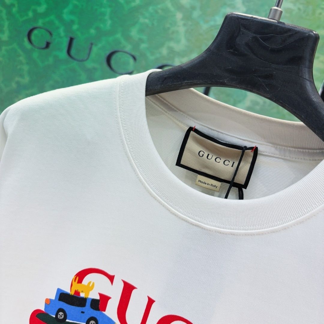 『S-XL』人気のストリートウェアブランドのプリントTシャツ。ラウンドネック、半袖、着回しの効くゆったりとしたトップス