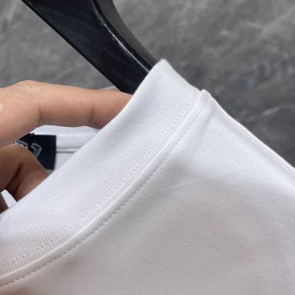 『S-XL』トレンディなプリント柄の半袖Tシャツ ゆったりとした着心地で、通気性に優れ、高品質なトップスです