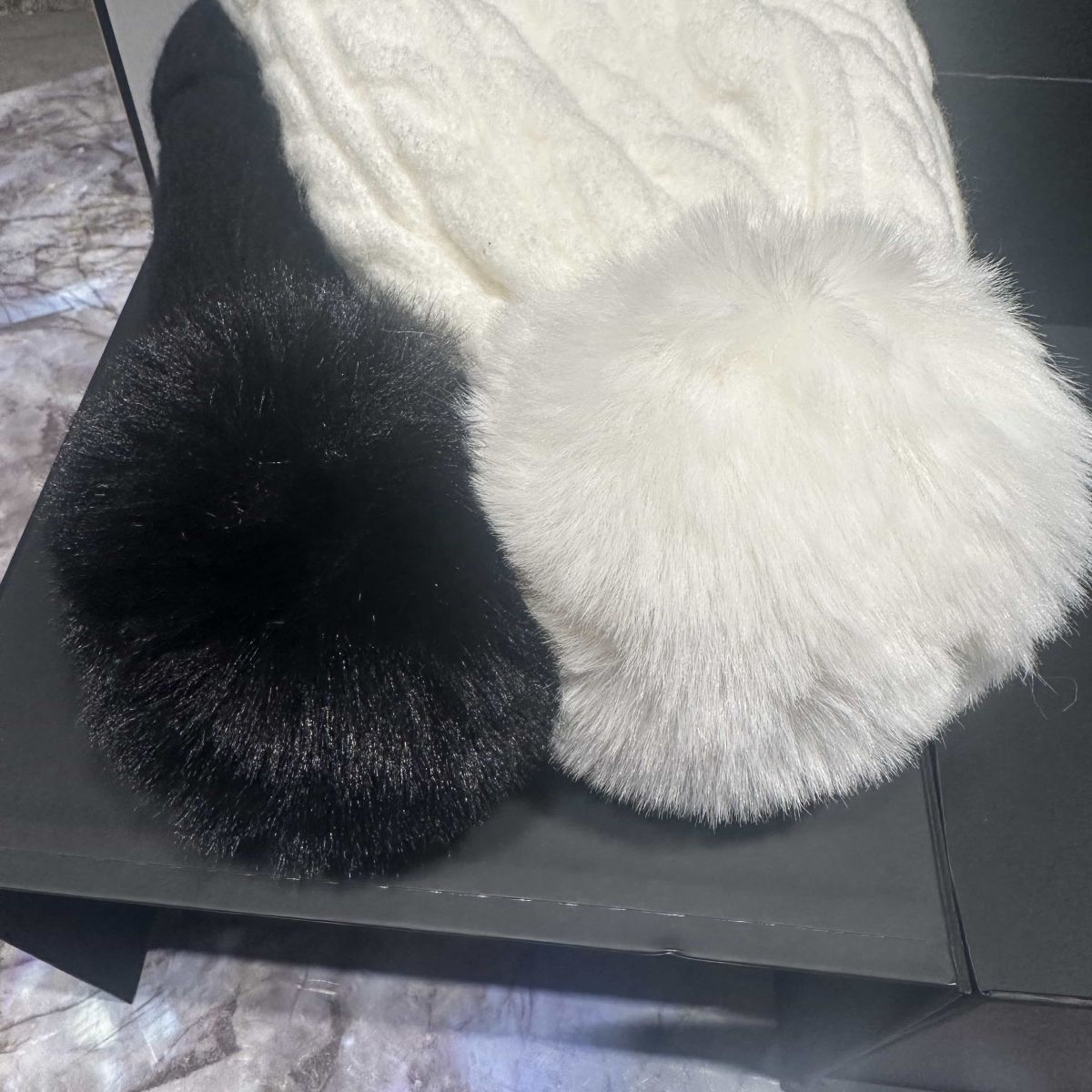 男性と女性用の新しい厚手のニット帽、多目的アウトドアスタイル、暖かい、防寒、カジュアル、耳あて付き。