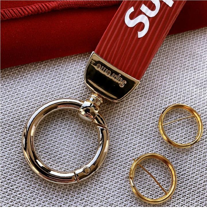 トレンドのメタルキーホルダーペンダントウエストハンガー