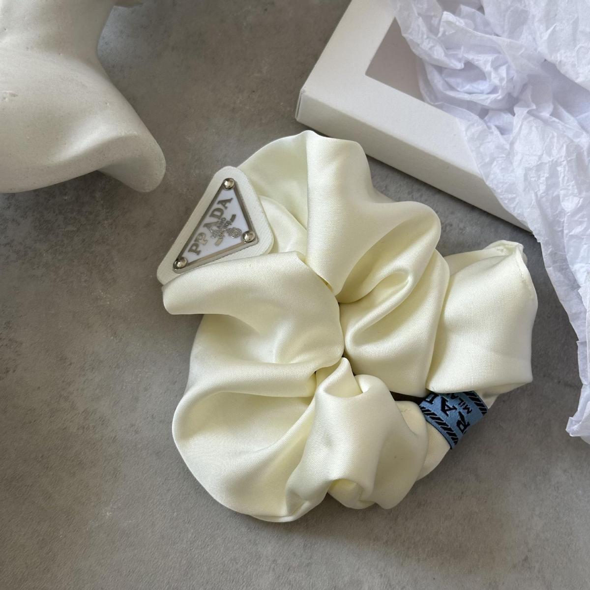 女性用の高級ヘア タイ、ヘア ロープ、ゴム バンド、ヘア タイ、多目的ヘア アクセサリーの新商品。