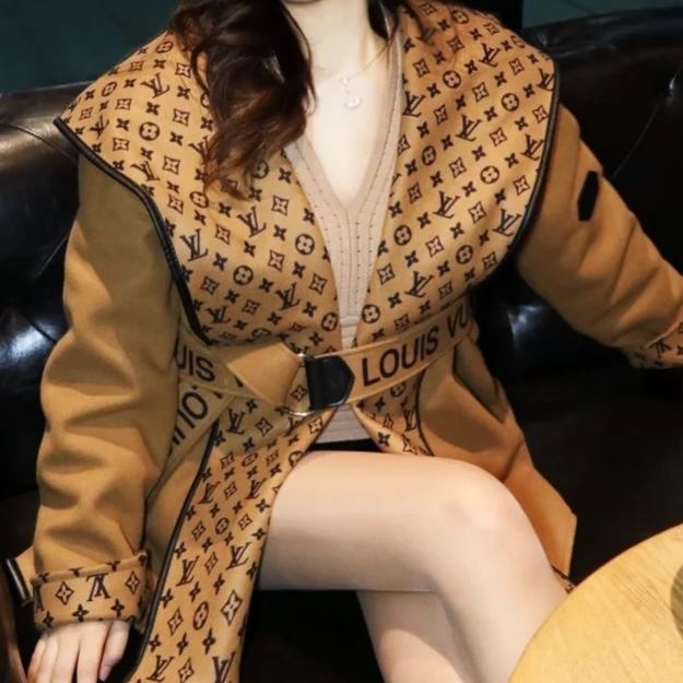 人気の新しいエレガントなベルト付きウールコート、ゆったりとしたフード付きウールジャケット、2025年秋冬