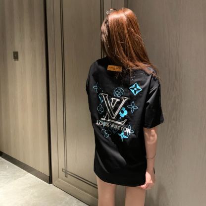 『S-L』人気爆発中 着回し最強 モード 快適 ラウンドネック 刺繍 半袖 Ｔシャツ