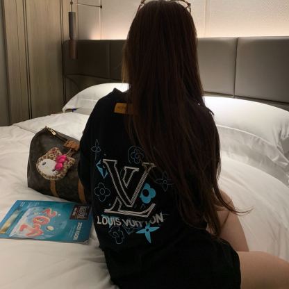 『S-L』人気爆発中 着回し最強 モード 快適 ラウンドネック 刺繍 半袖 Ｔシャツ