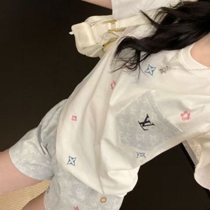 新作刺繍入り高級ファッションレディース半袖Tシャツ＋ショートパンツツーピースセット