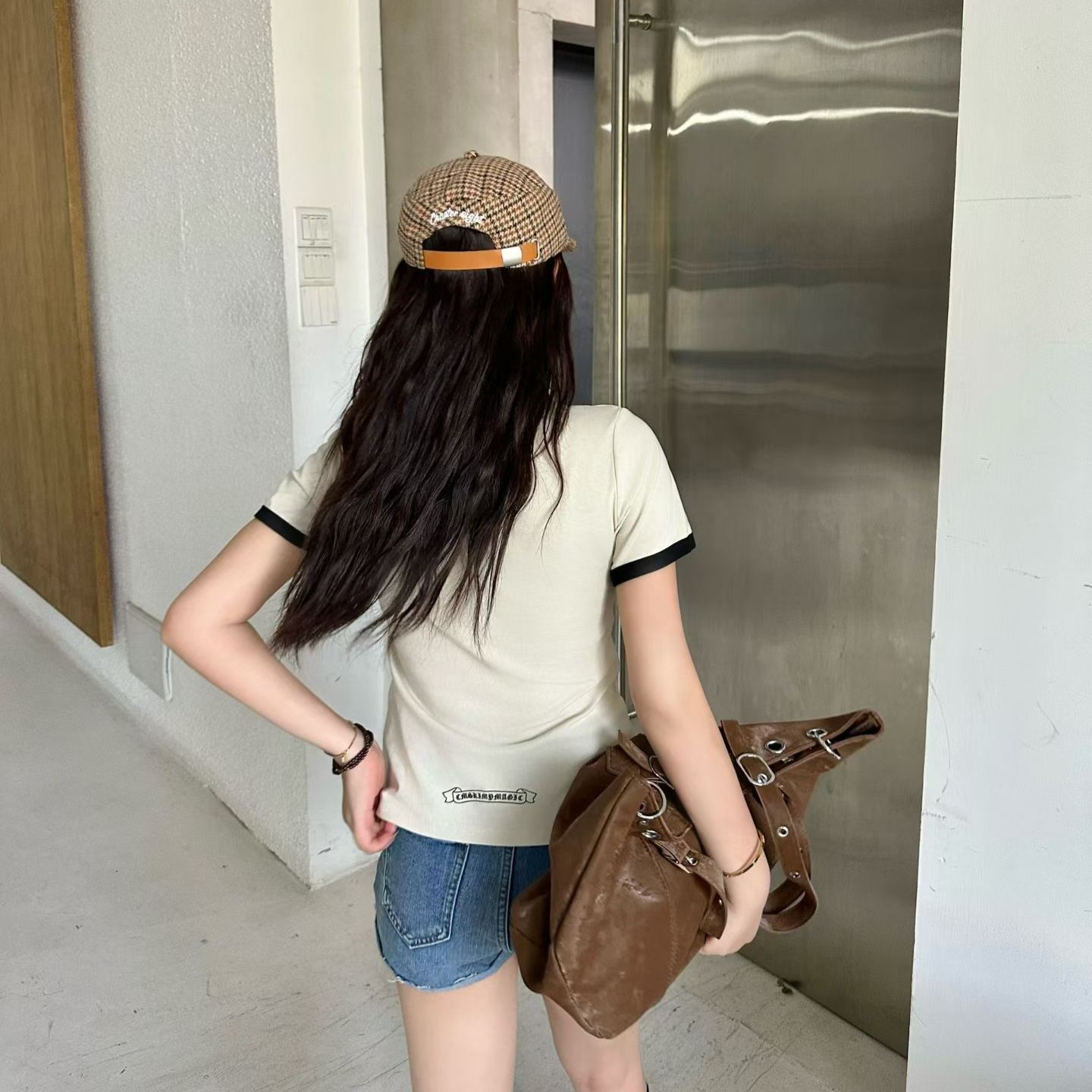 夏のトレンド半袖シャツ、スリムに見えるトップス