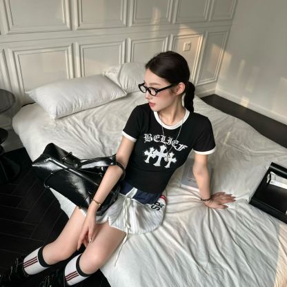 夏のトレンド半袖シャツ、スリムに見えるトップス