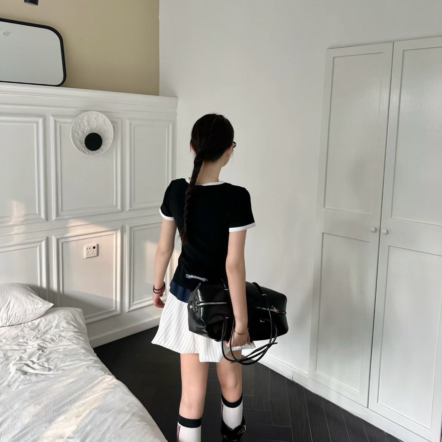 夏のトレンド半袖シャツ、スリムに見えるトップス