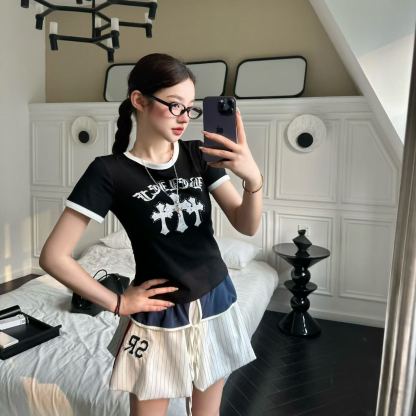 夏のトレンド半袖シャツ、スリムに見えるトップス