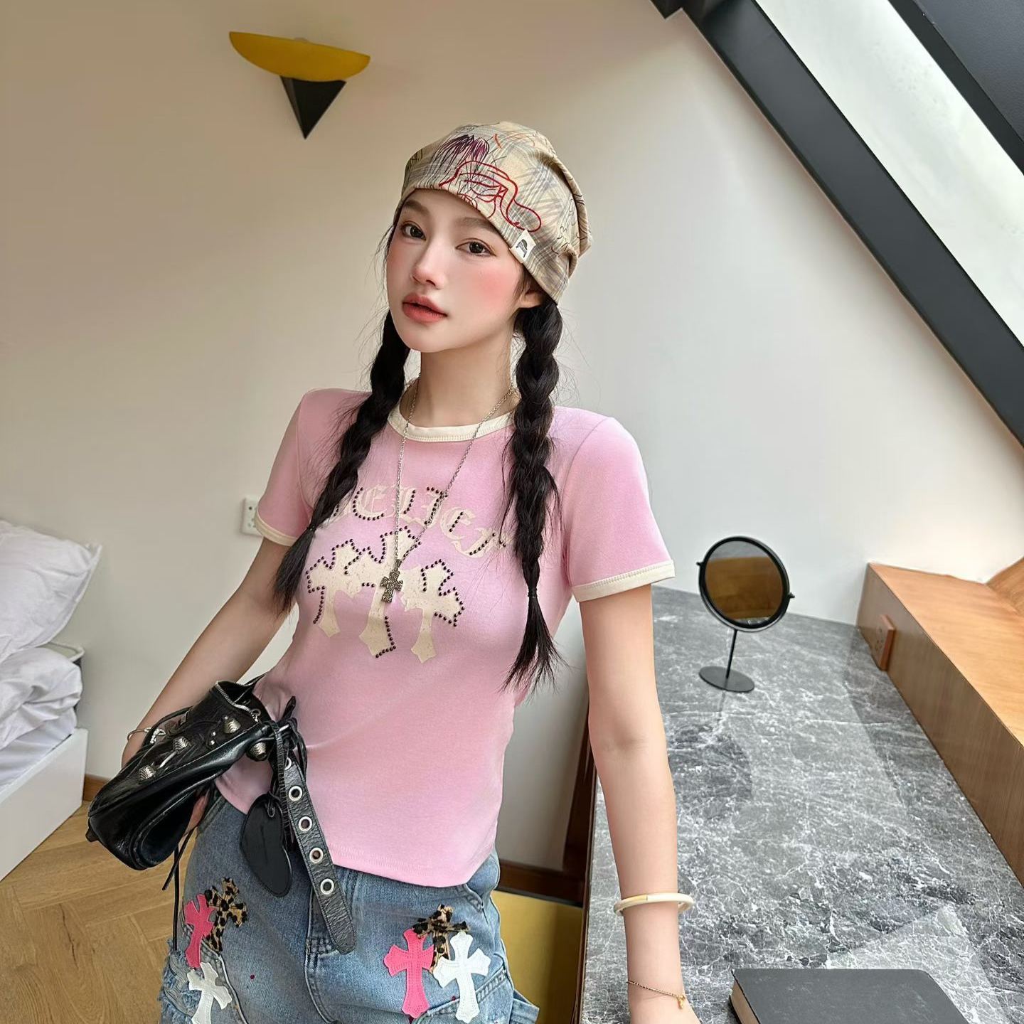 夏のトレンド半袖シャツ、スリムに見えるトップス