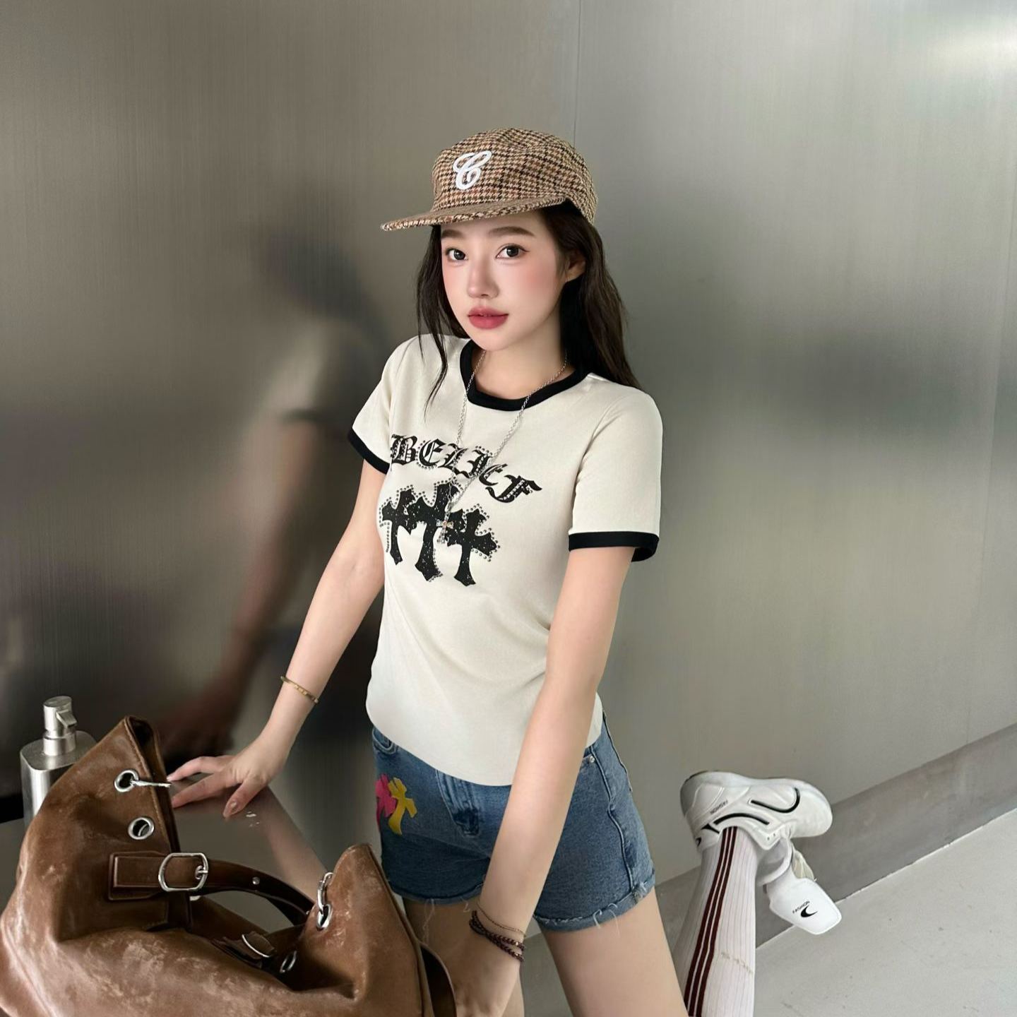 夏のトレンド半袖シャツ、スリムに見えるトップス