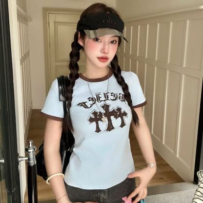 夏のトレンド半袖シャツ、スリムに見えるトップス