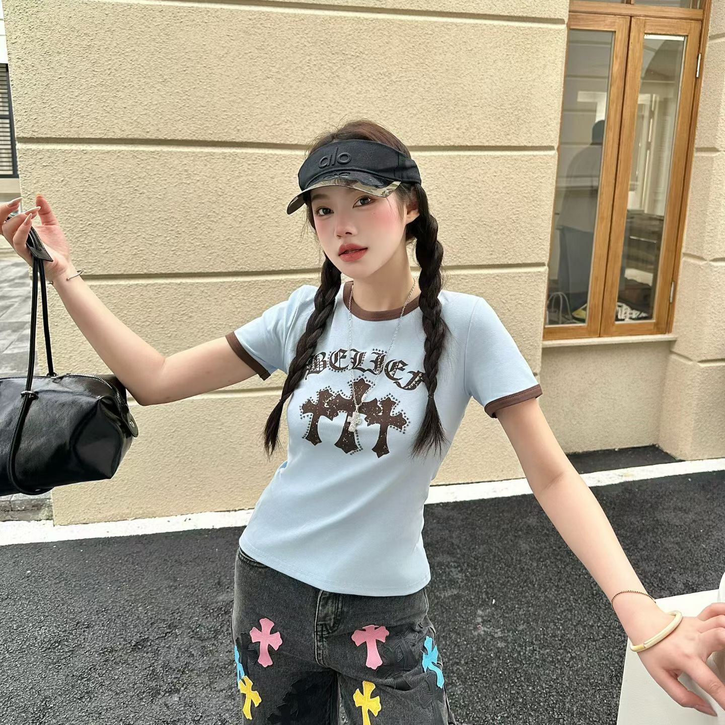 夏のトレンド半袖シャツ、スリムに見えるトップス