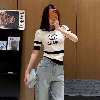 刺繍入りカラーブロックプルオーバースリムニットセーター