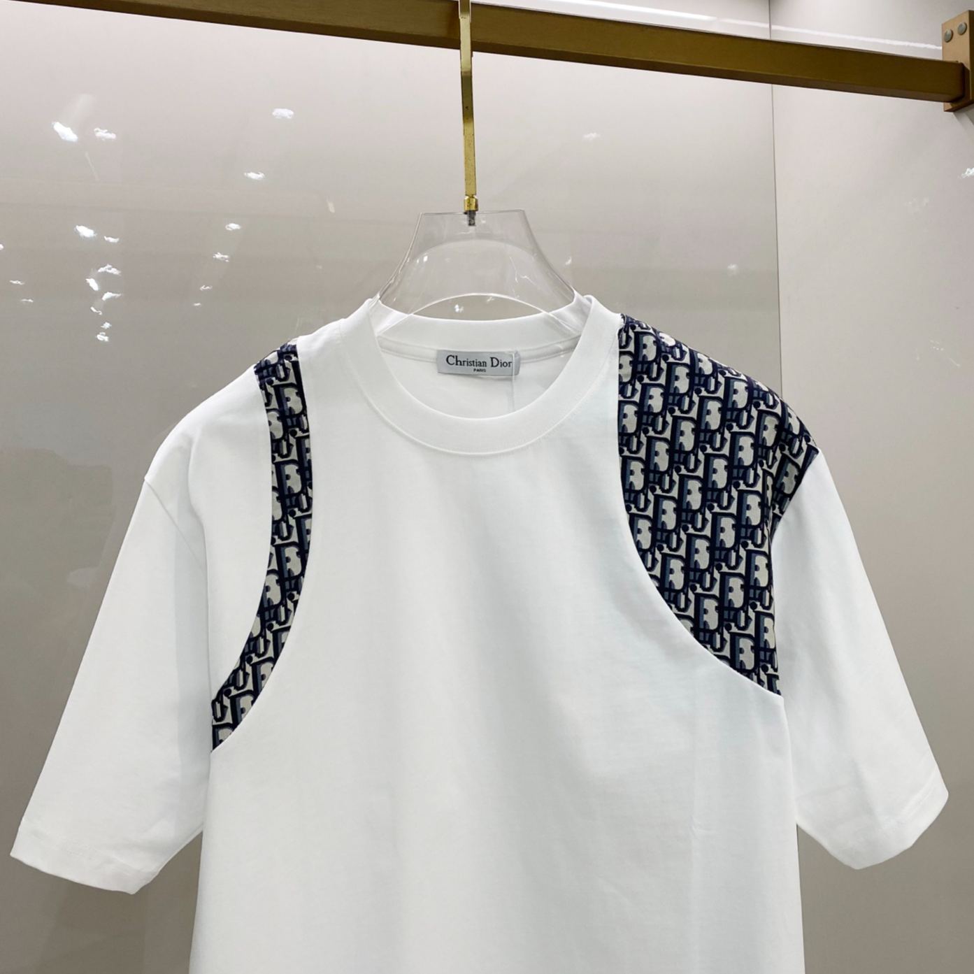 新作ラウンドネックスタイリッシュ半袖トップス、夏のトレンド万能トップス