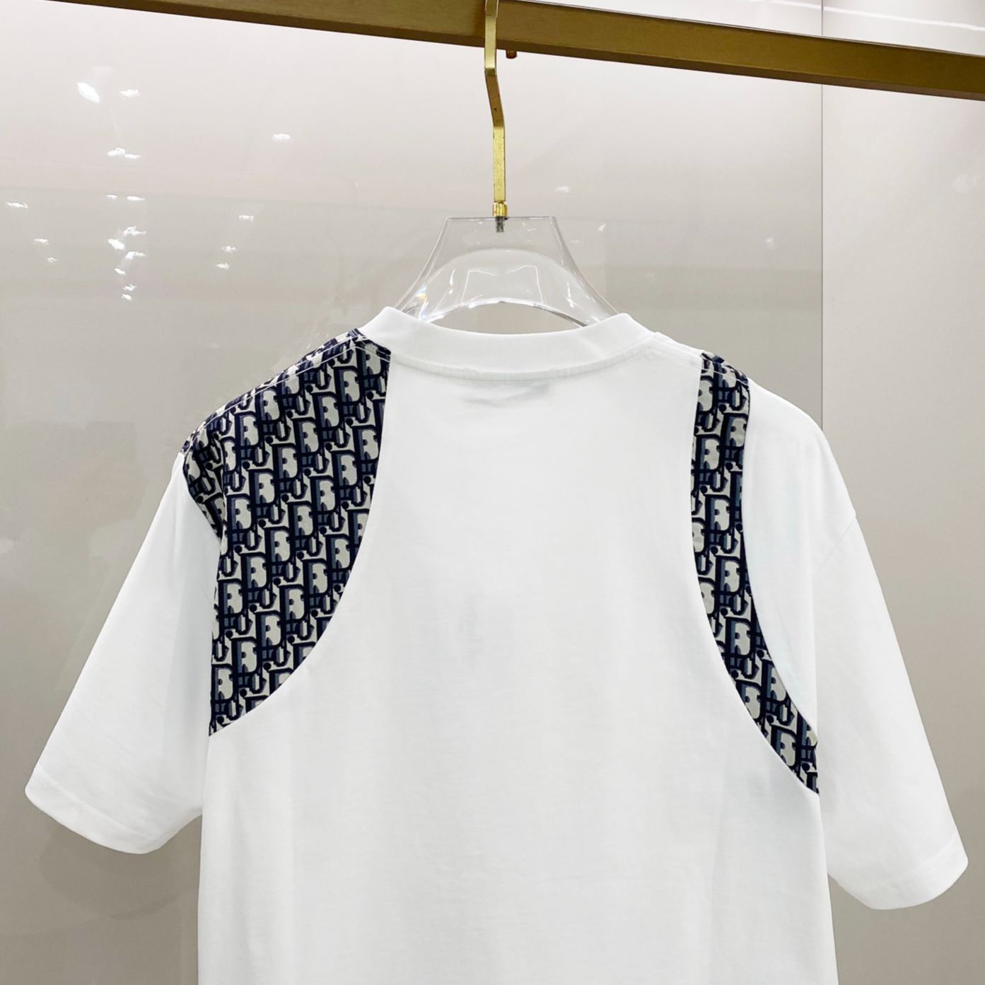 新作ラウンドネックスタイリッシュ半袖トップス、夏のトレンド万能トップス