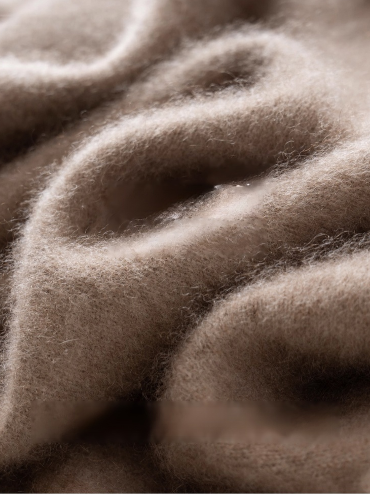 時尚慵懶半高領不規則毛衣