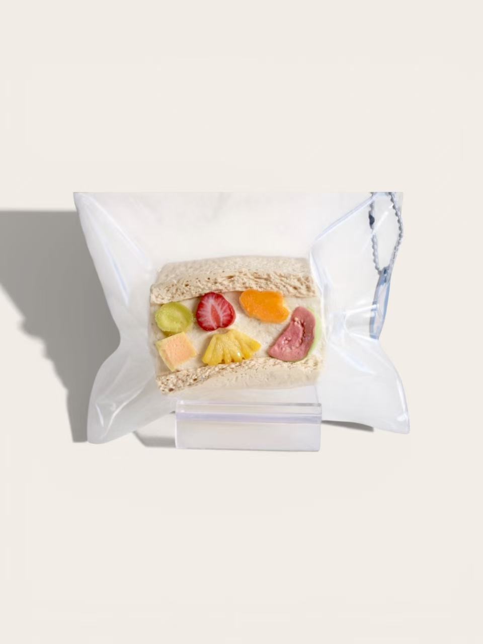 まんまリアル フルーツサンド (★★★)