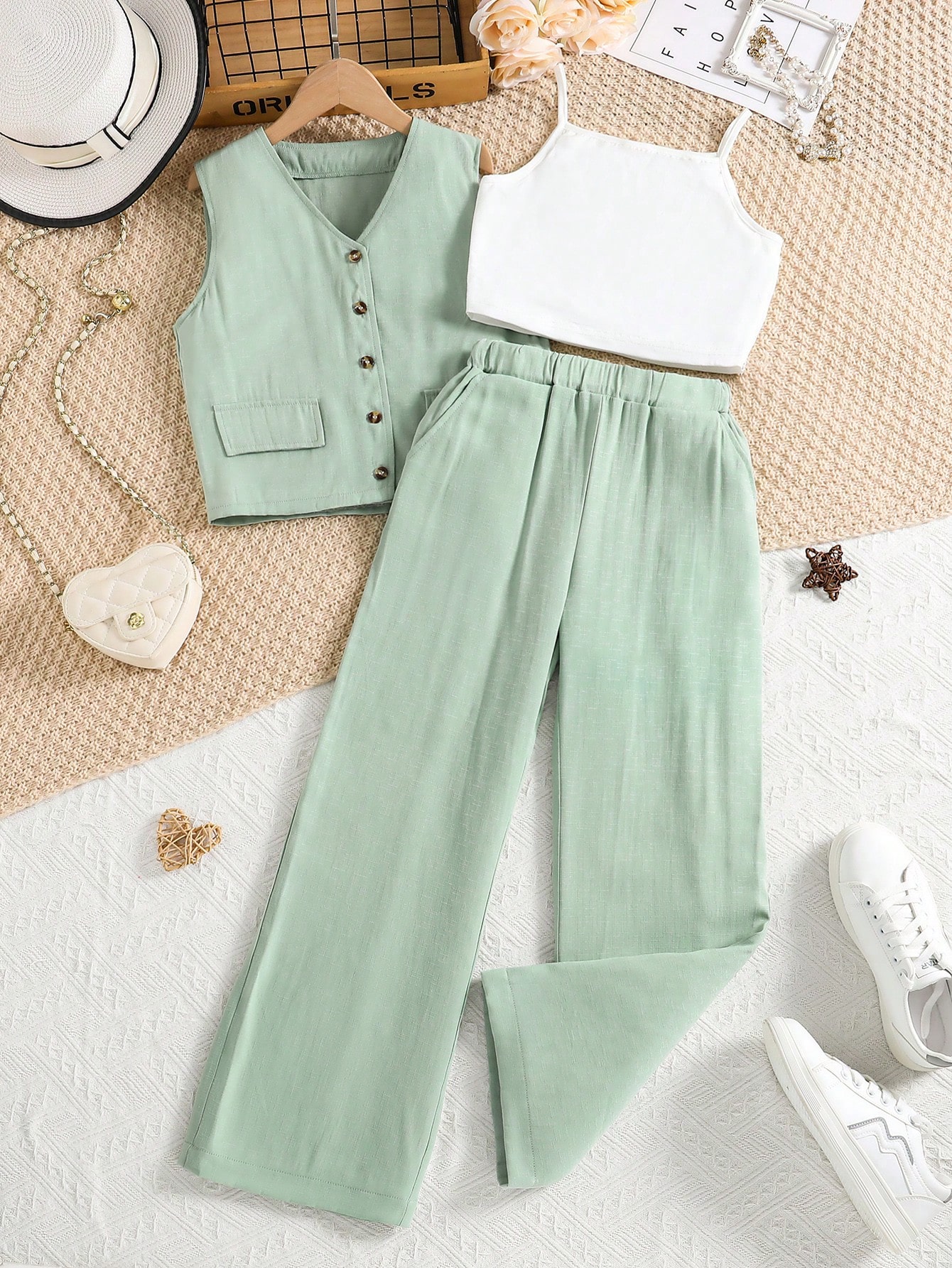 Girls' (large) vest set