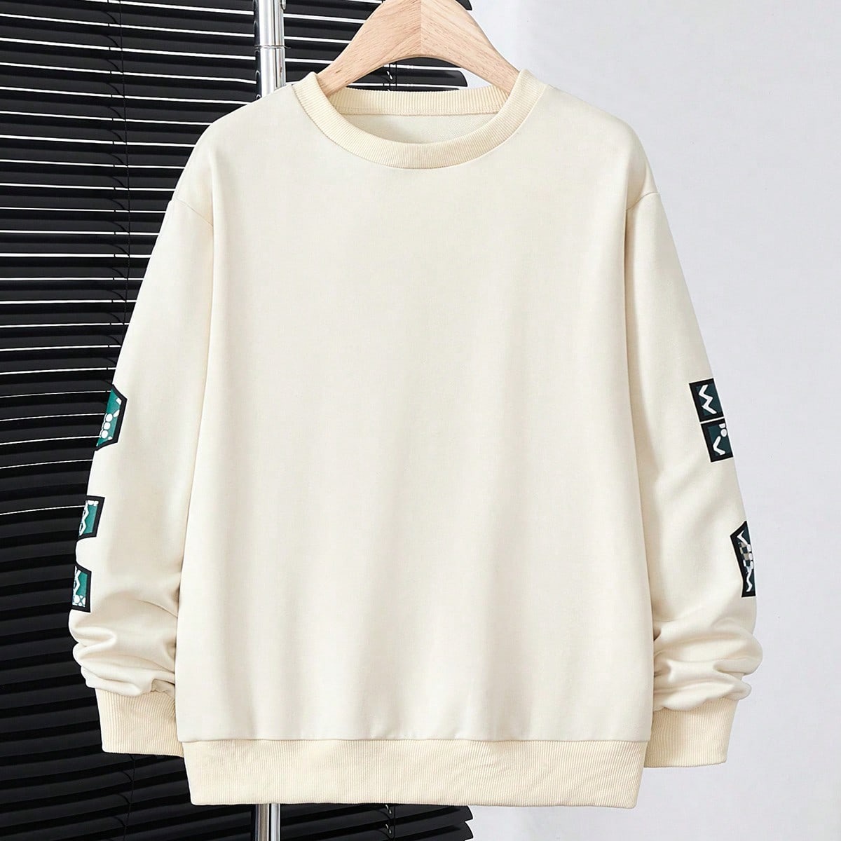  Teenage Girls' Hooded Sweatshirt