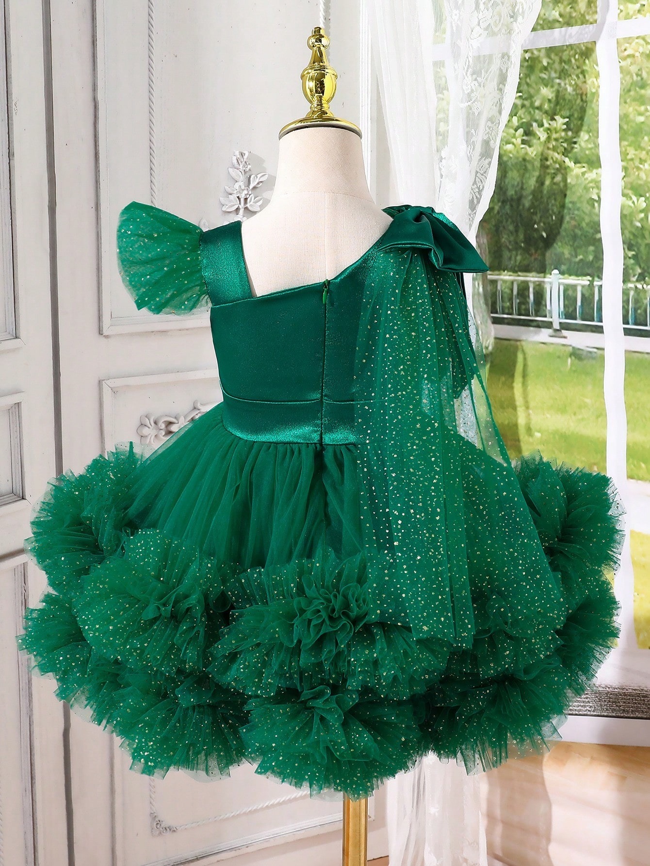 Young Girls' Formal Dresses